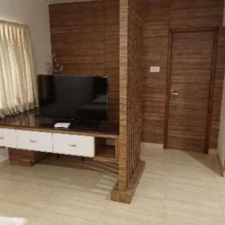 Residenza Adhikrishna Arcade Hotell Erode Exteriör bild
