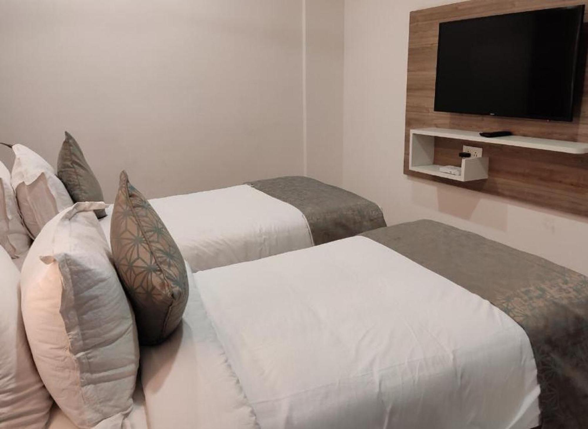 Residenza Adhikrishna Arcade Hotell Erode Exteriör bild