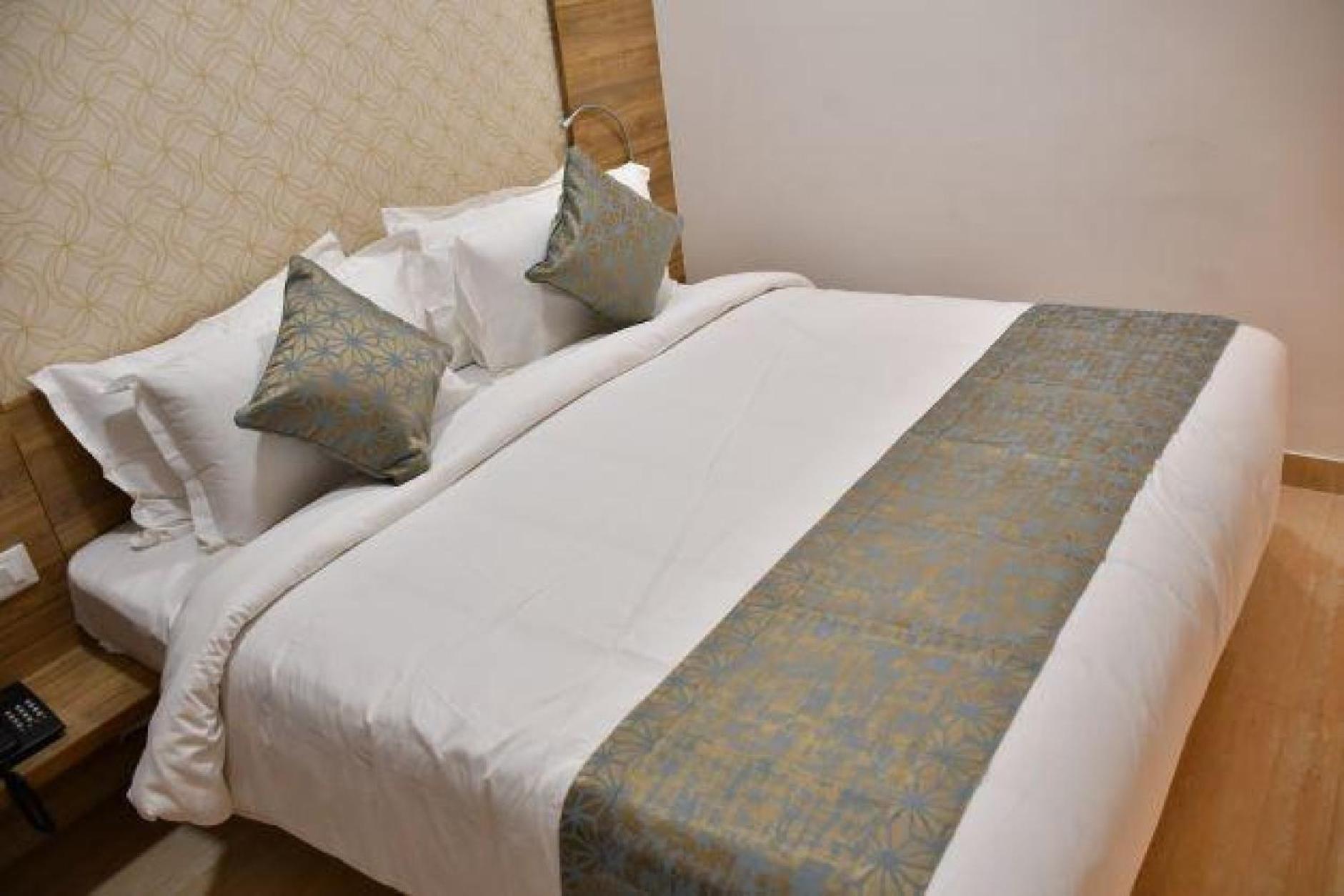 Residenza Adhikrishna Arcade Hotell Erode Exteriör bild