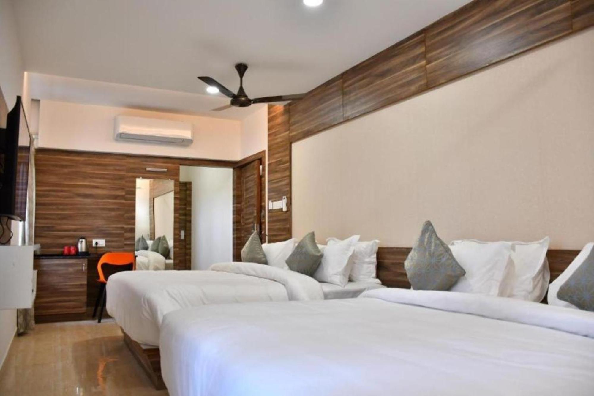 Residenza Adhikrishna Arcade Hotell Erode Exteriör bild