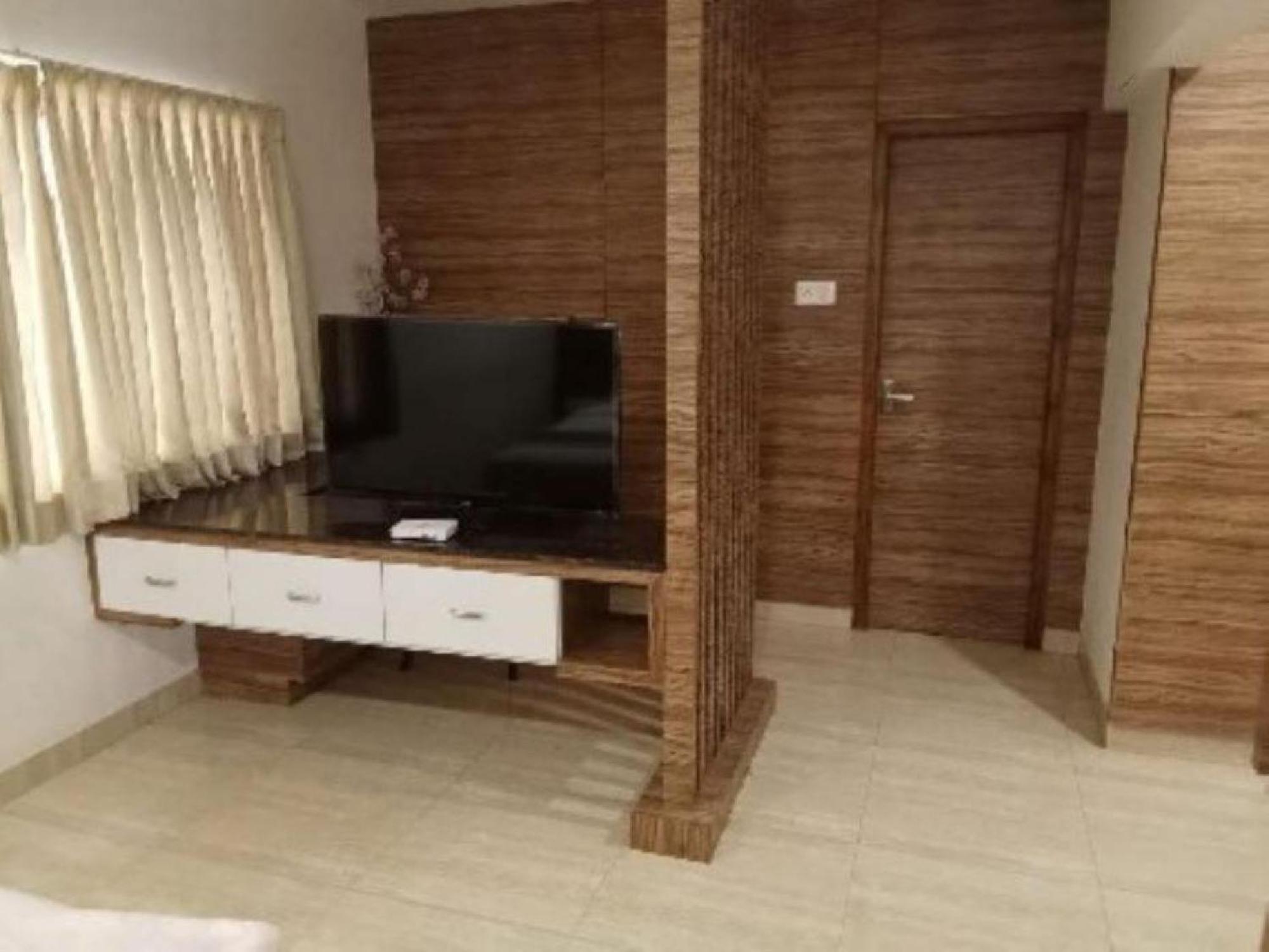 Residenza Adhikrishna Arcade Hotell Erode Exteriör bild